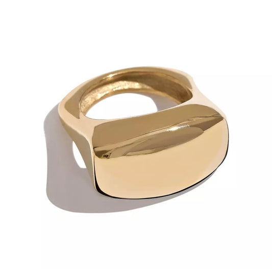 Radiant rectangular block Gold ring